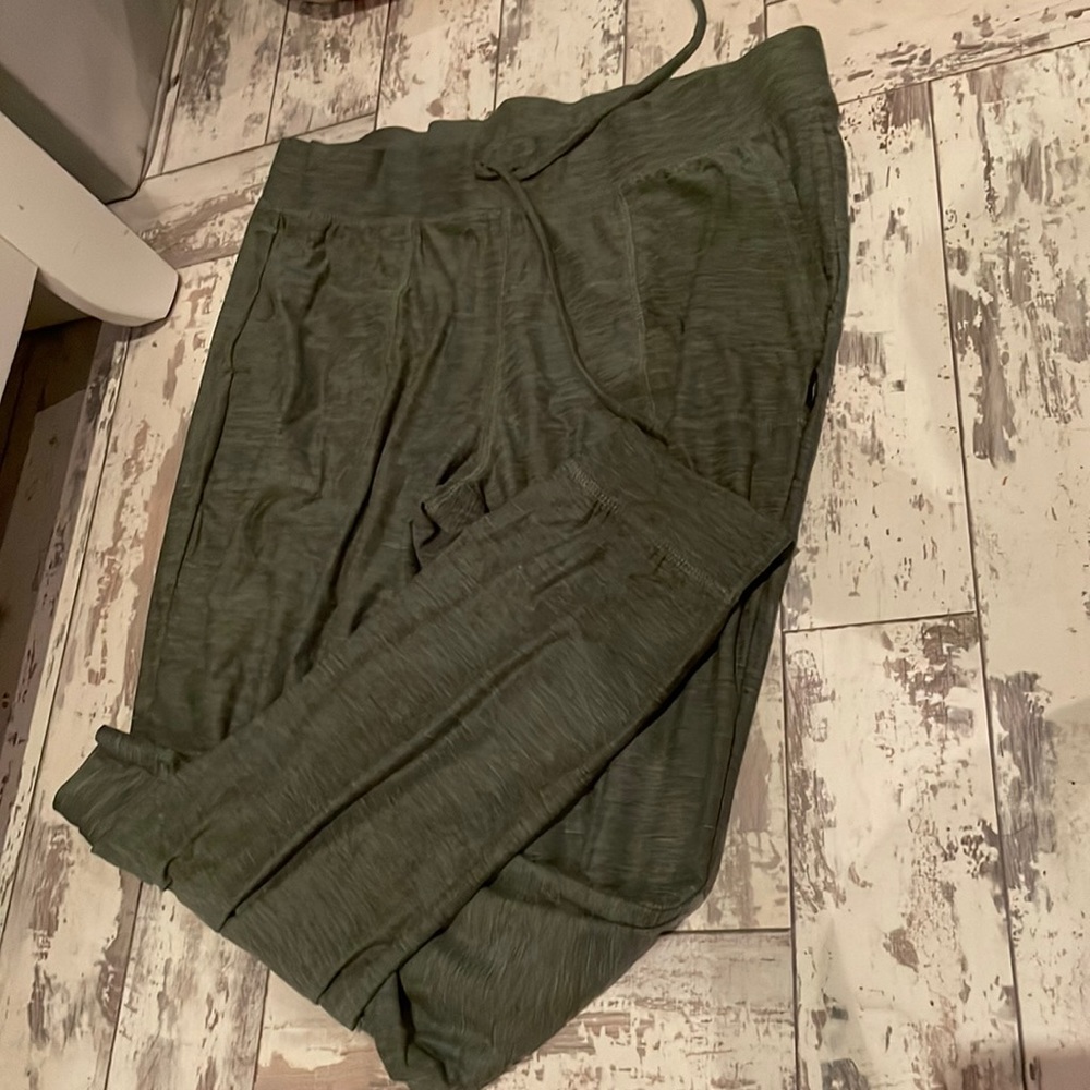 Women’s Sketchers Joggers Olive Green